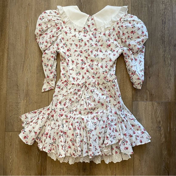 New Arrivals White Floral Mini Dress - Picture 7 of 7
